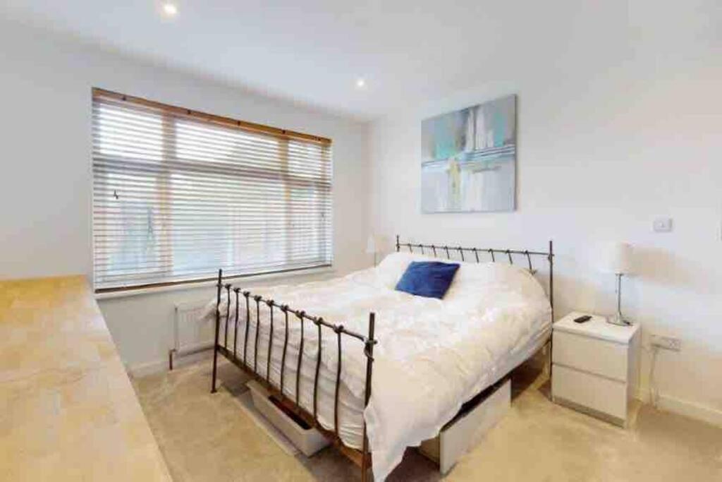 Love Lancing By The Sea With Optional Large Hot Tub Sleeps Up To 8 & Free Parking Villa Exterior photo