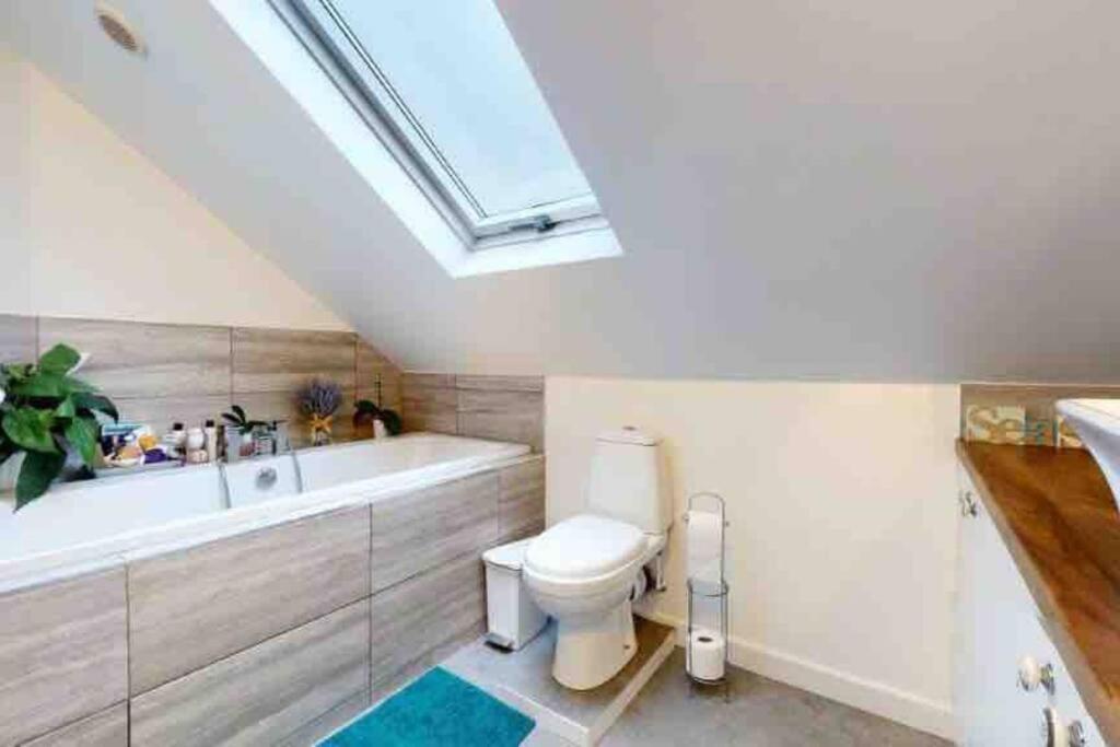 Love Lancing By The Sea With Optional Large Hot Tub Sleeps Up To 8 & Free Parking Villa Exterior photo