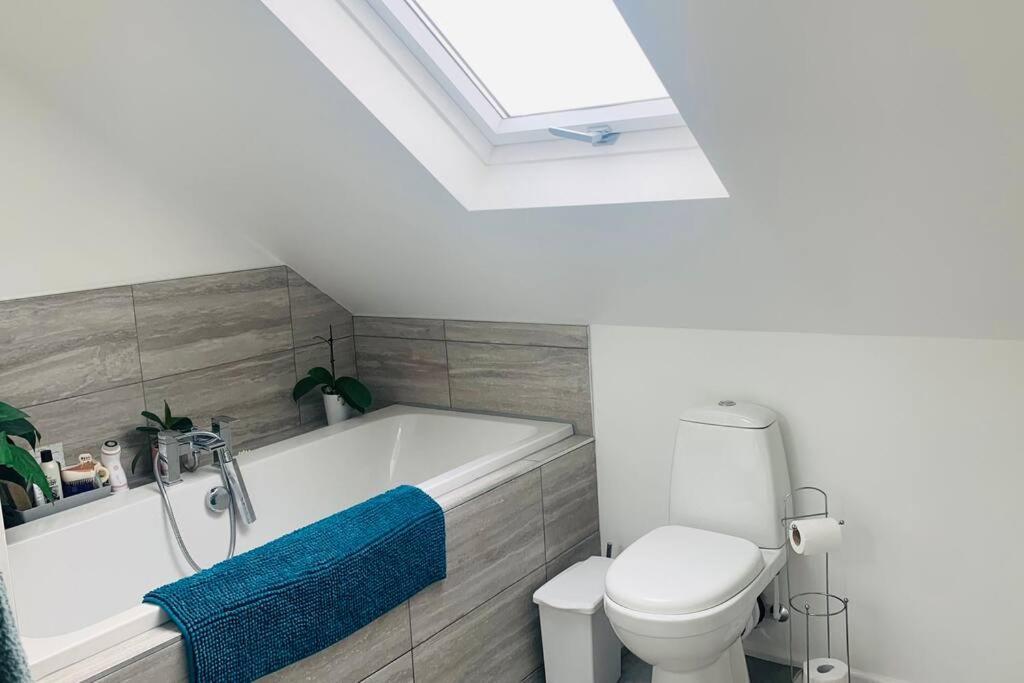Love Lancing By The Sea With Optional Large Hot Tub Sleeps Up To 8 & Free Parking Villa Exterior photo